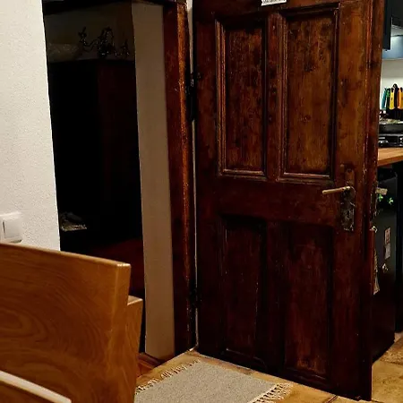 Apartman Hanul Rosu Brassó